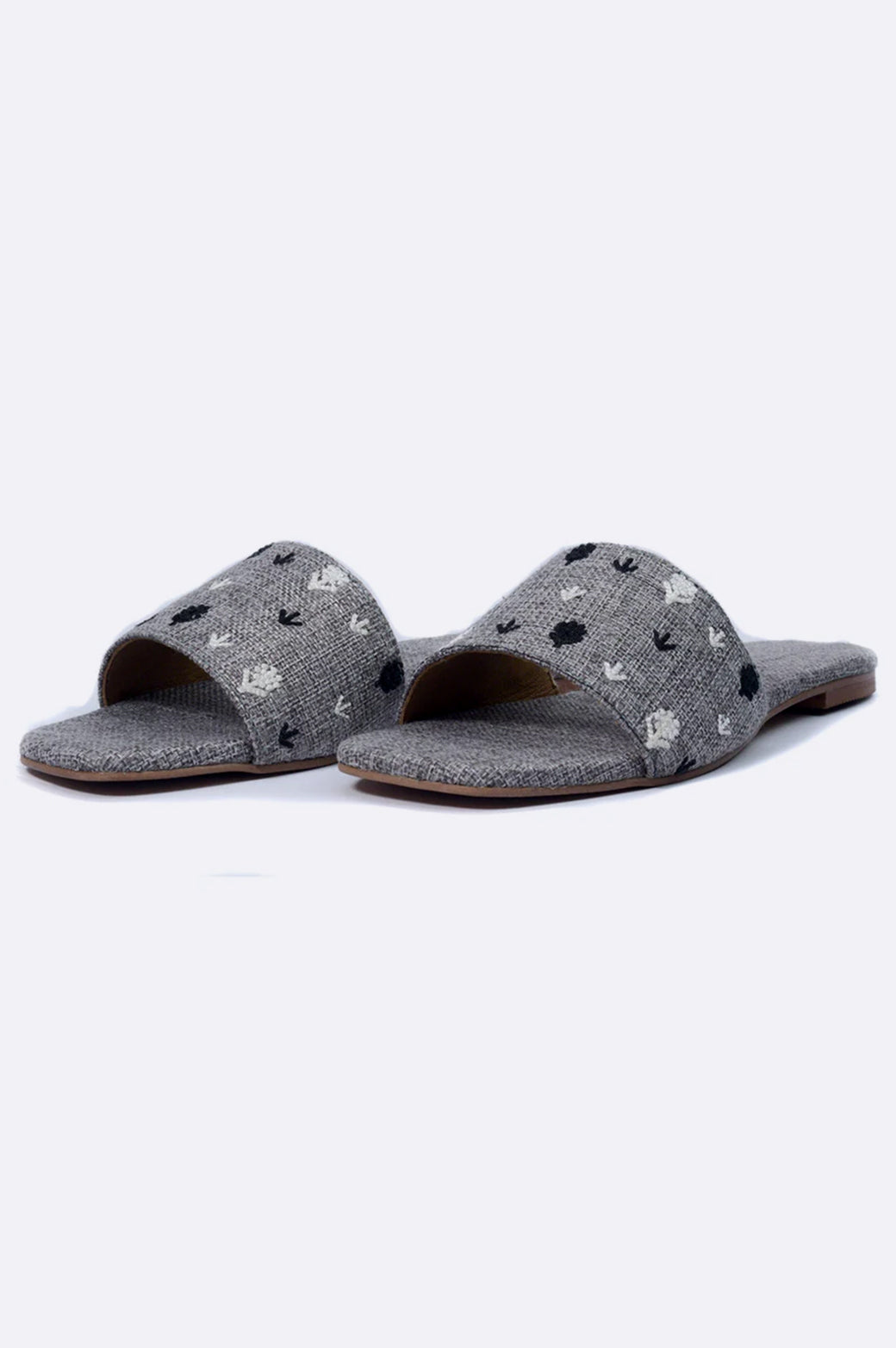 335 GRY Grey fabric Slippers