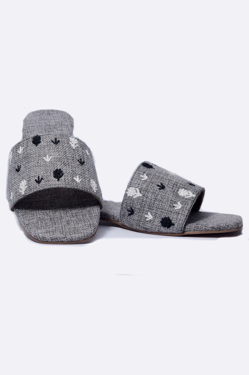 335 GRY Grey fabric Slippers
